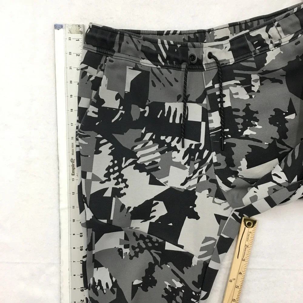 Nike Sportswear Tech Fleece Joggers Mens M Grey Black Camo Sweatpants DM6472